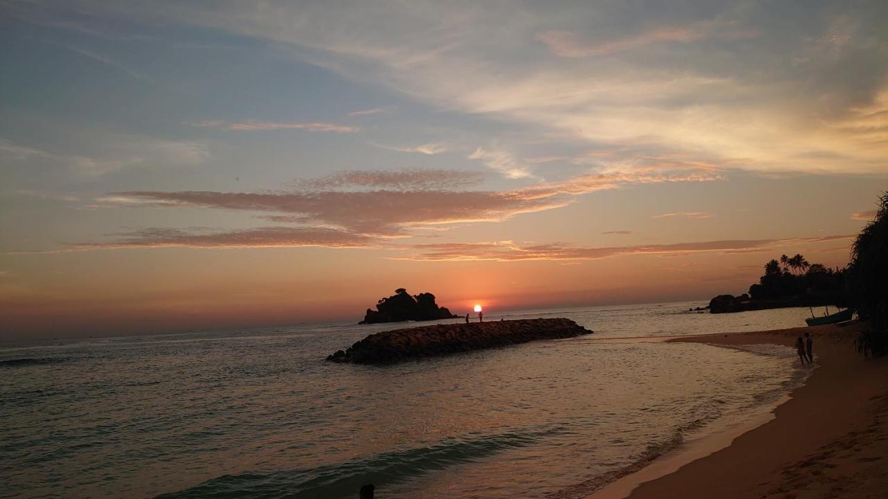 The Whitegates Lodge Weligama Buitenkant foto