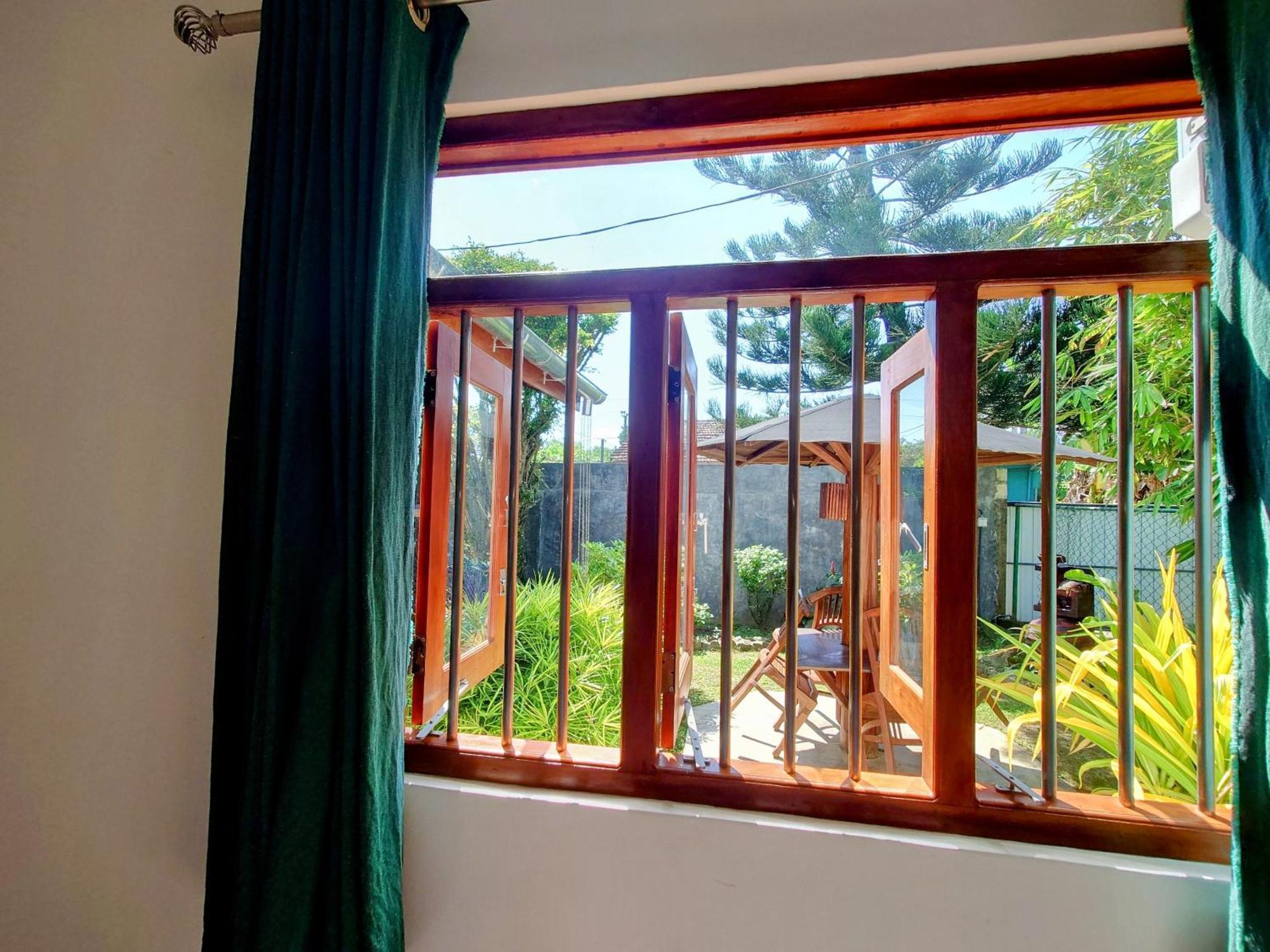 The Whitegates Lodge Weligama Buitenkant foto