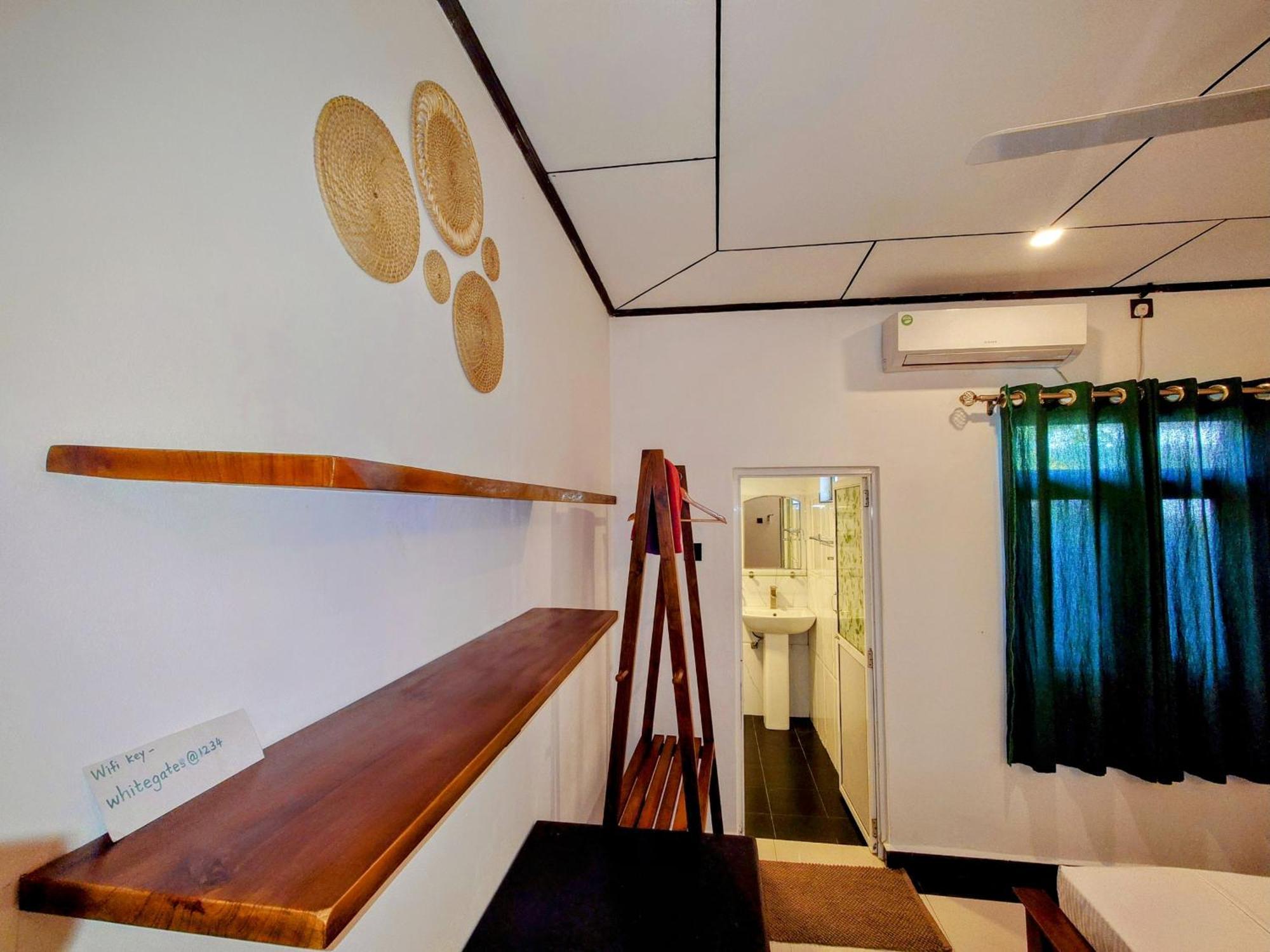 The Whitegates Lodge Weligama Buitenkant foto