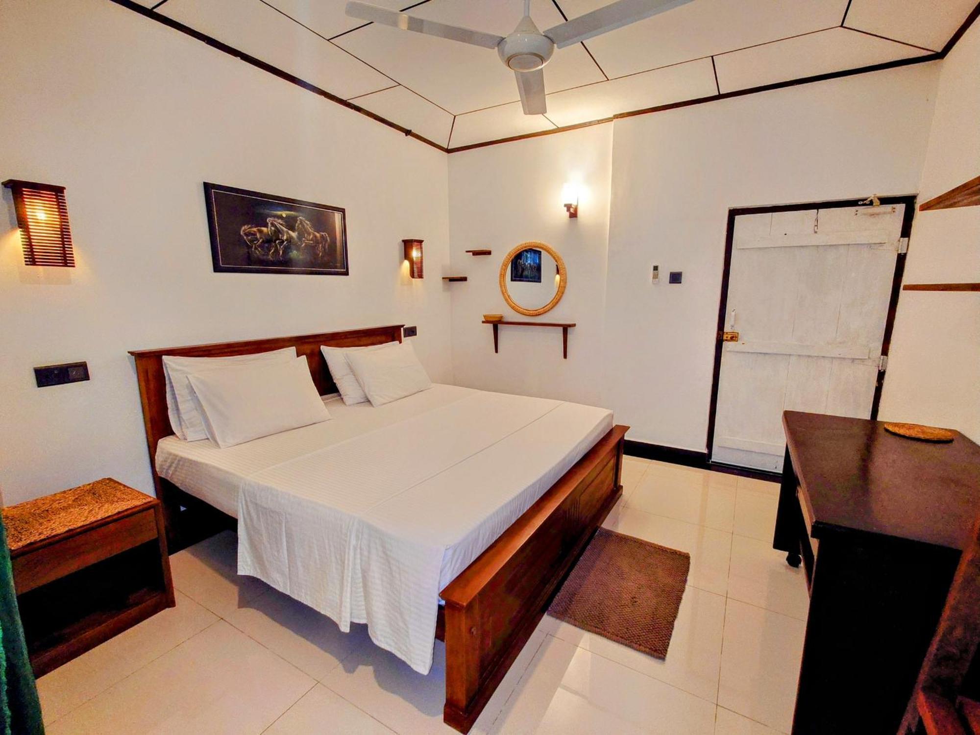The Whitegates Lodge Weligama Buitenkant foto