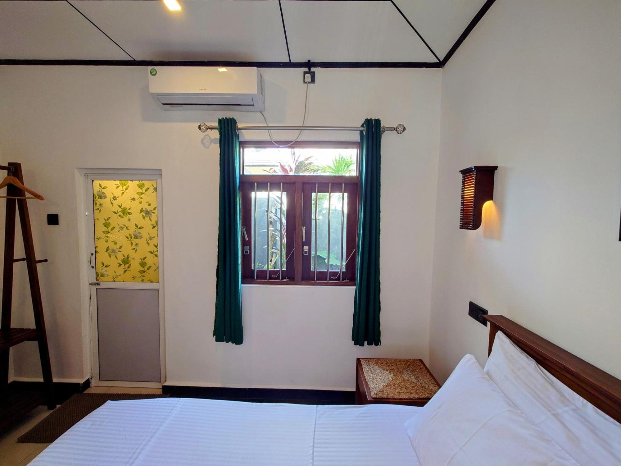 The Whitegates Lodge Weligama Buitenkant foto