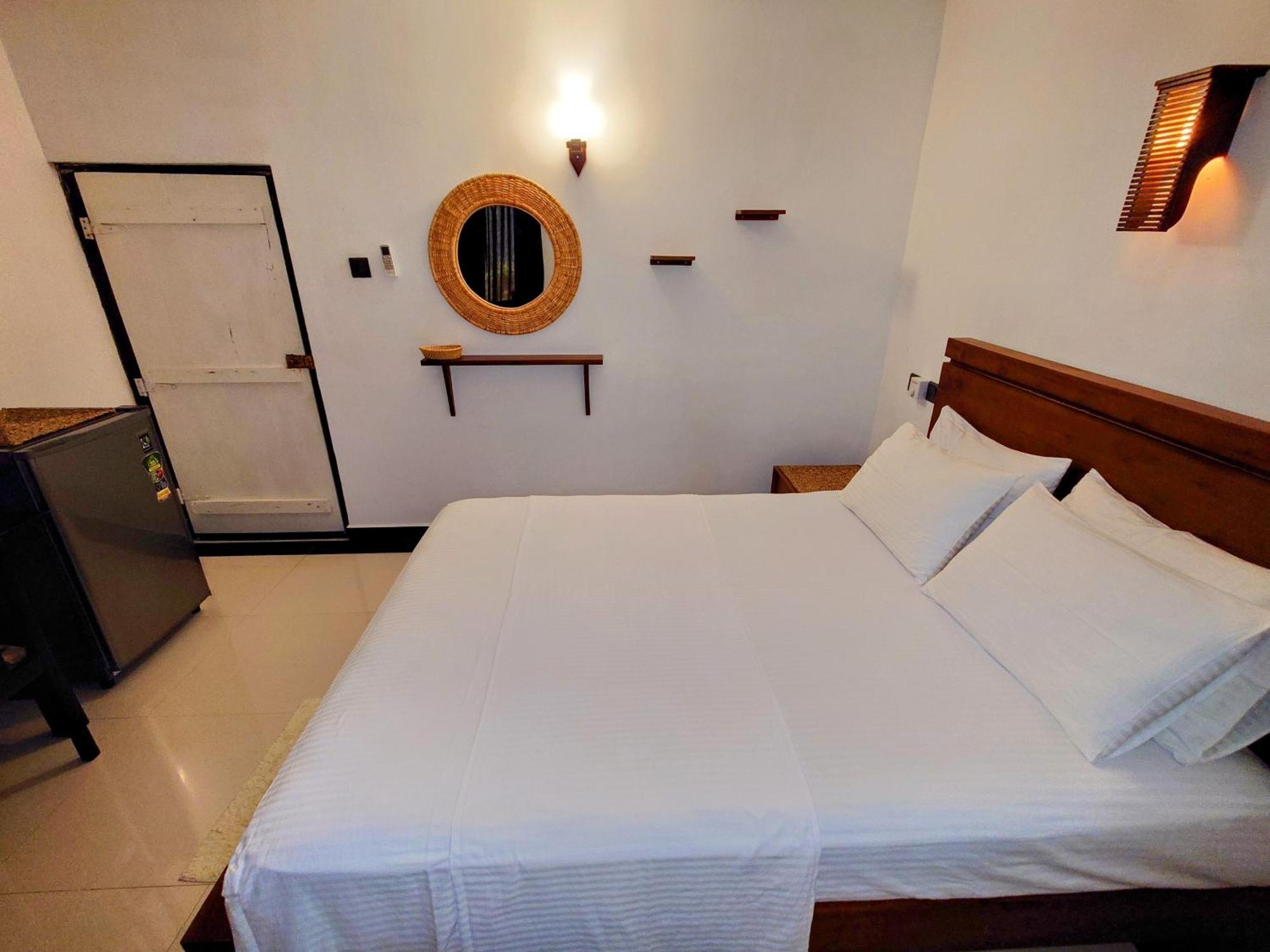 The Whitegates Lodge Weligama Buitenkant foto