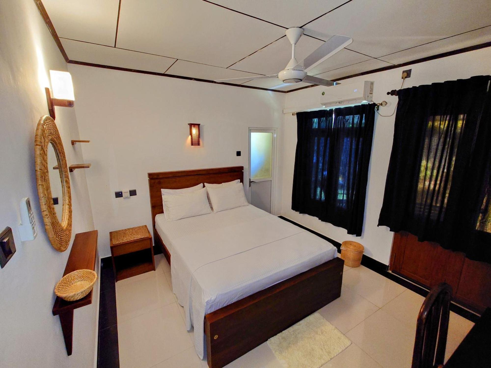 The Whitegates Lodge Weligama Buitenkant foto