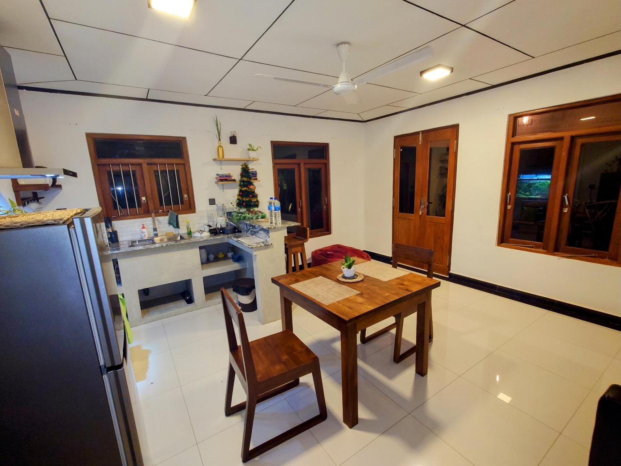 The Whitegates Lodge Weligama Buitenkant foto
