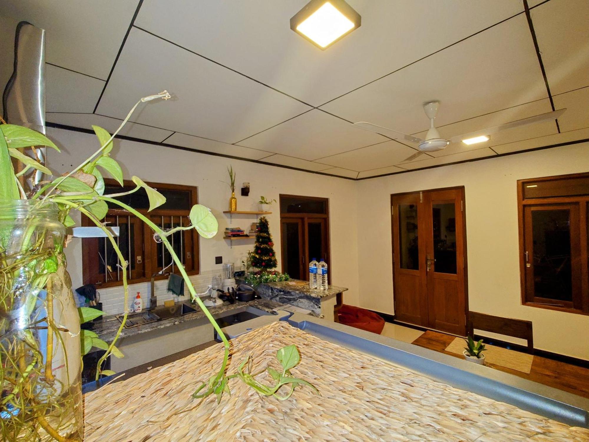 The Whitegates Lodge Weligama Buitenkant foto