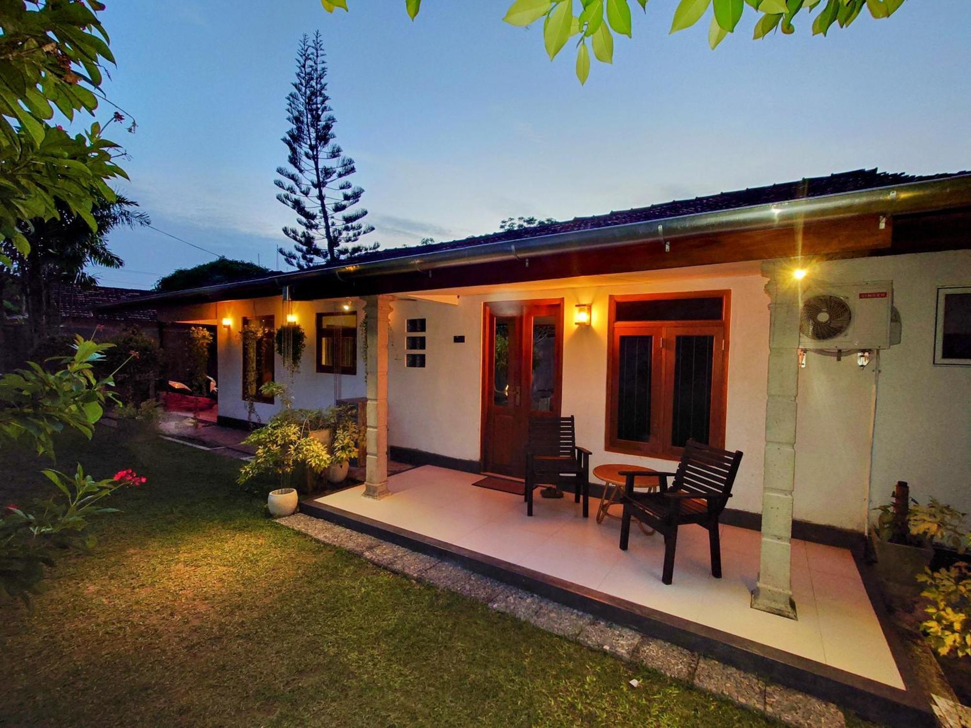 The Whitegates Lodge Weligama Buitenkant foto