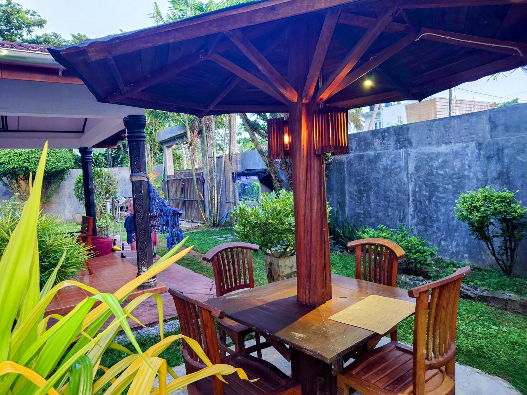 The Whitegates Lodge Weligama Buitenkant foto