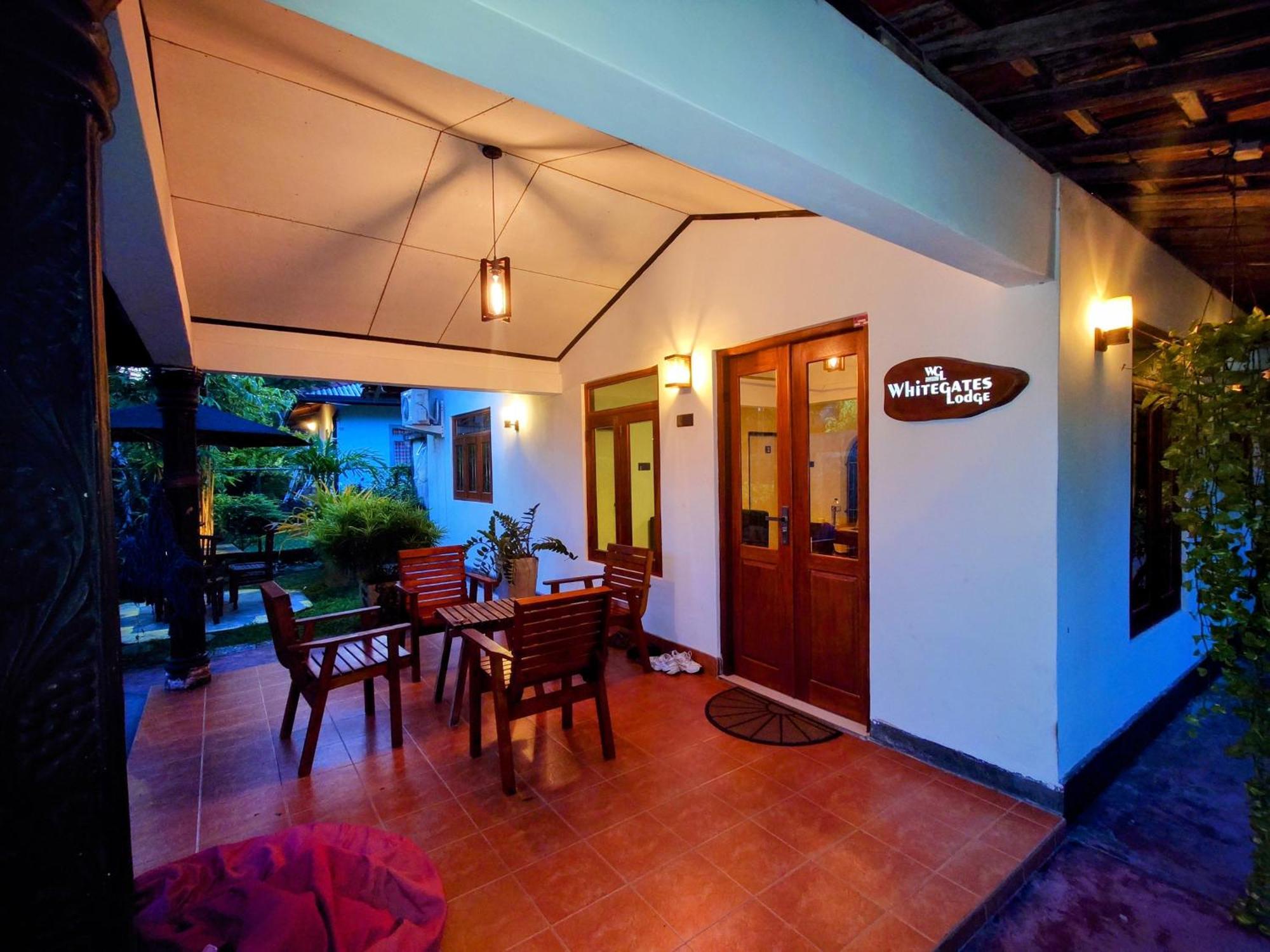 The Whitegates Lodge Weligama Buitenkant foto