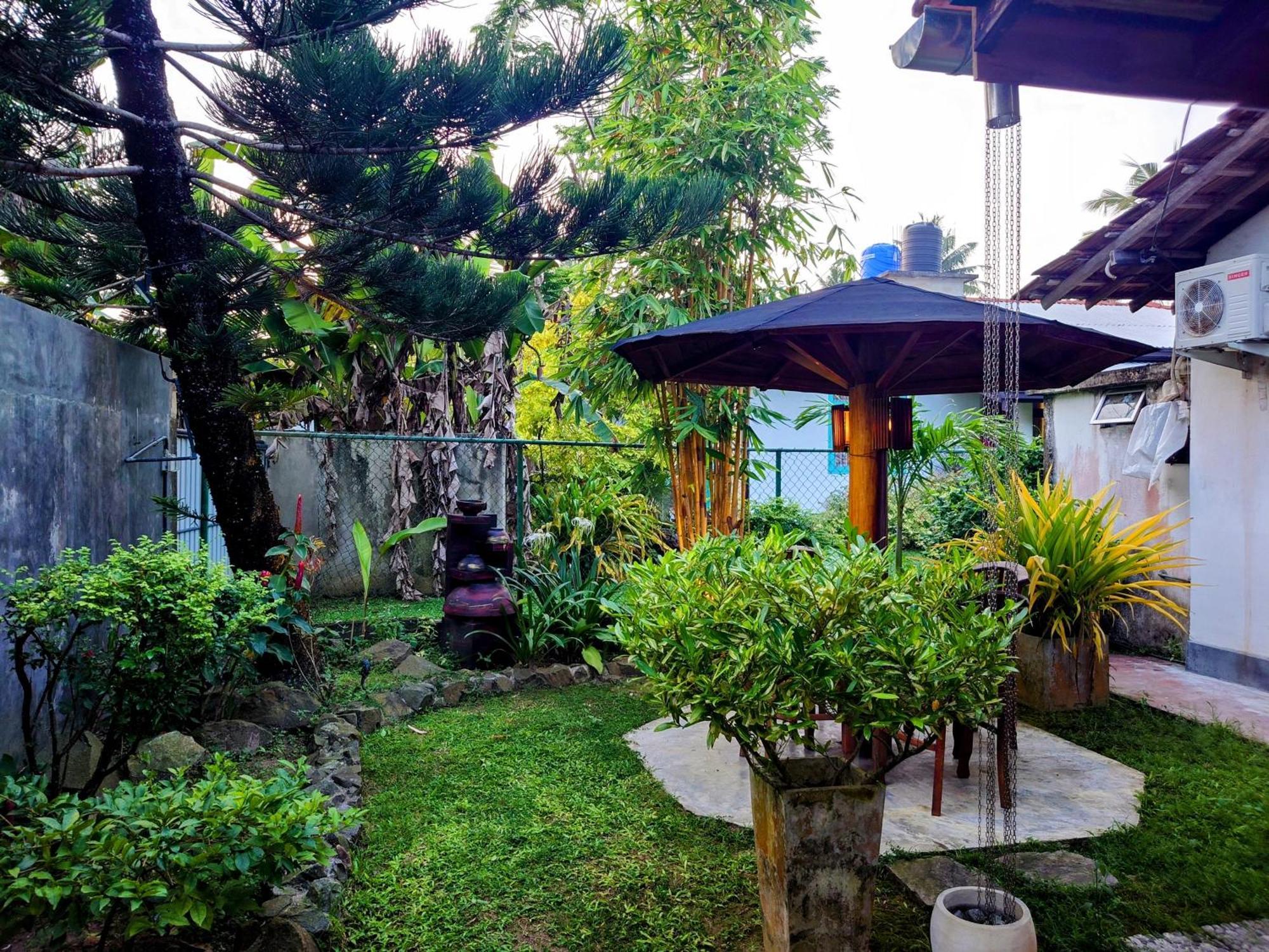 The Whitegates Lodge Weligama Buitenkant foto