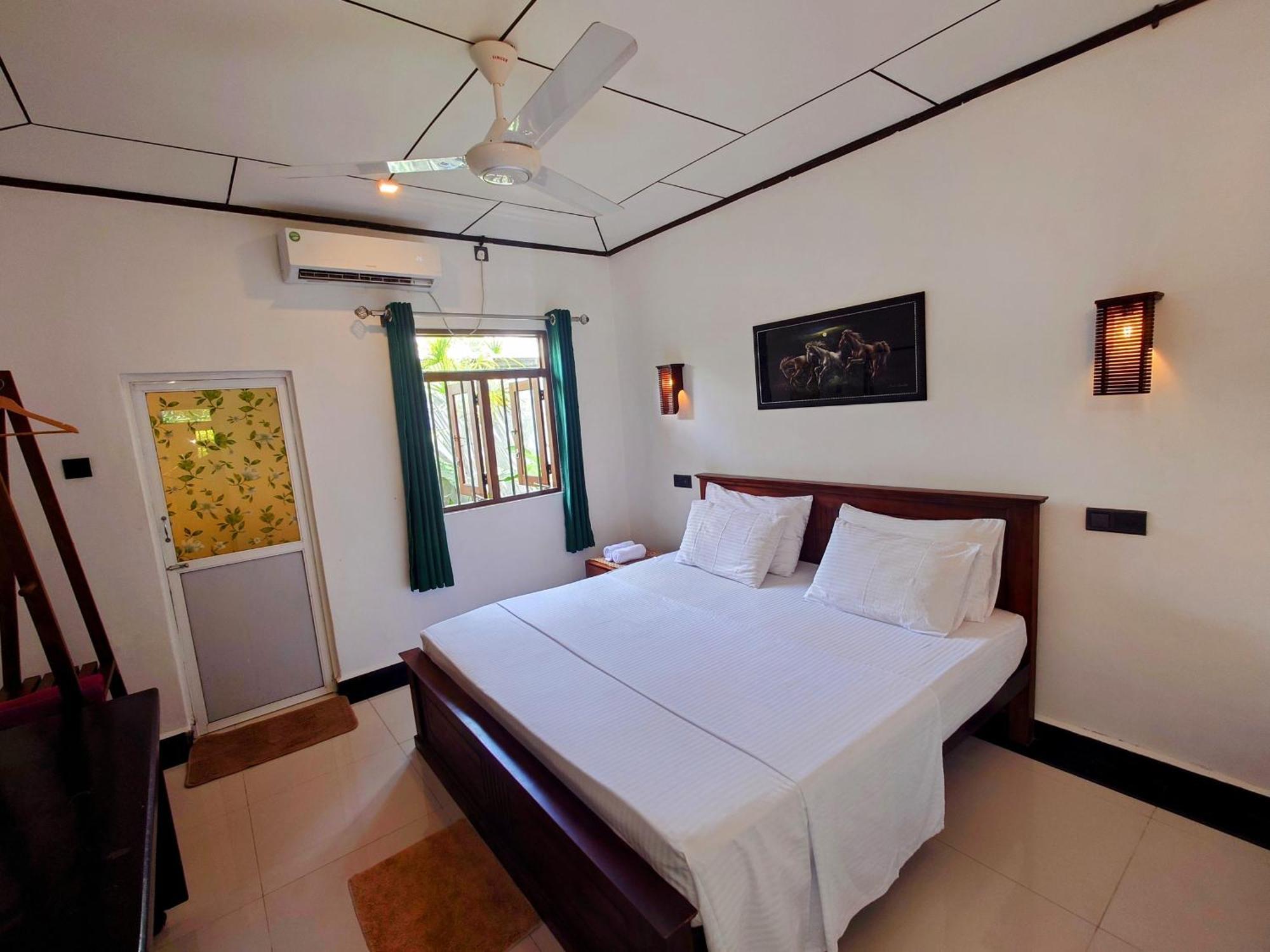 The Whitegates Lodge Weligama Buitenkant foto